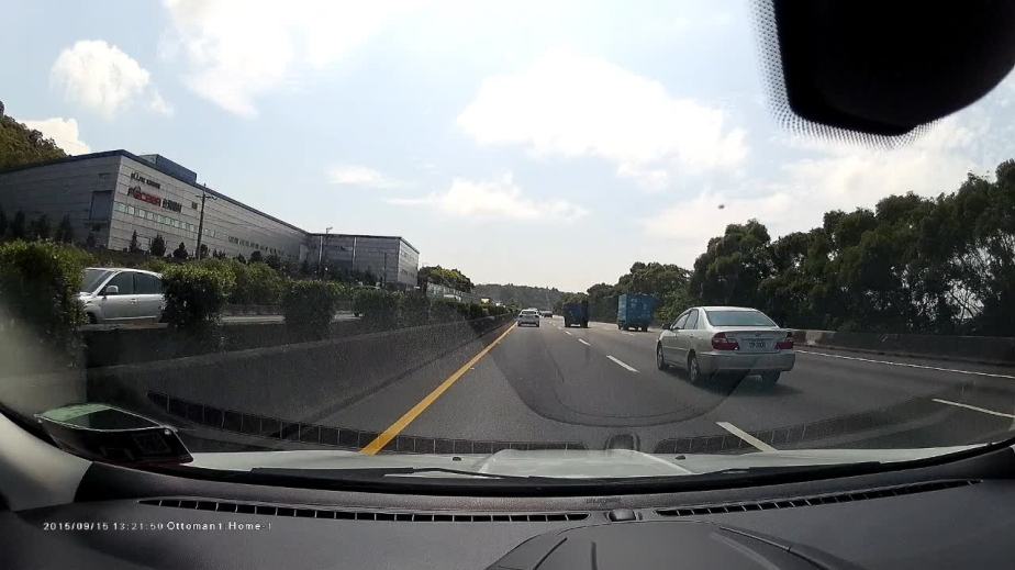 KUGA_前檔反光嚴重